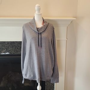 NWT Vineyard Vines, grey, light sweatshirt eith pockets!